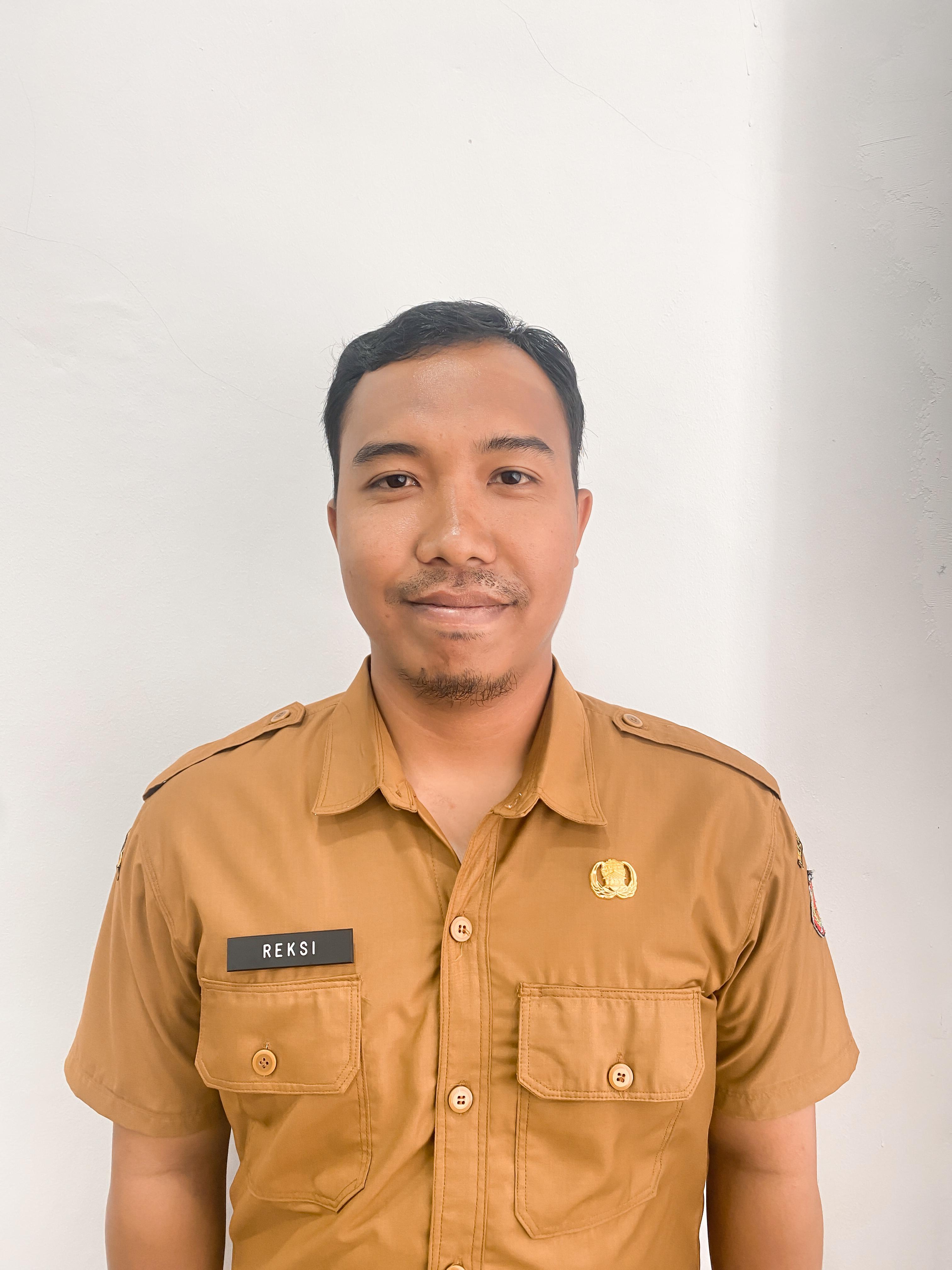 Penyusun Materi Hukum dan Perundang-Undangan Penyusun Materi Hukum dan Perundang-Undangan