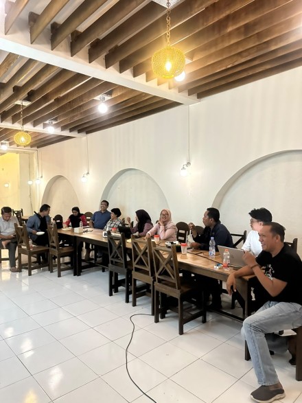 PEMBAHASAN RAPERBUP MANAJEMEN TALENTA DAN POLA KARIER PNS  BERLANJUT HINGGA MALAM HARI